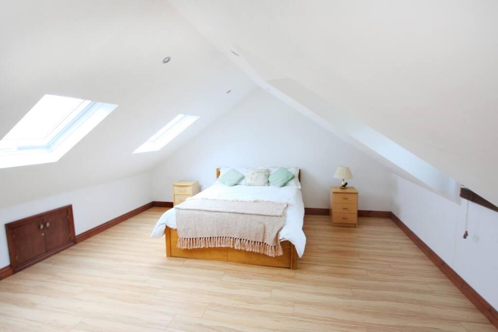 A Nicely Presented Friendly Comfortable Eco Cottage 桑伯里 外观 照片