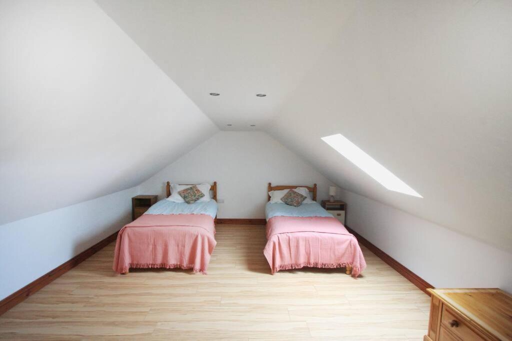 A Nicely Presented Friendly Comfortable Eco Cottage 桑伯里 外观 照片